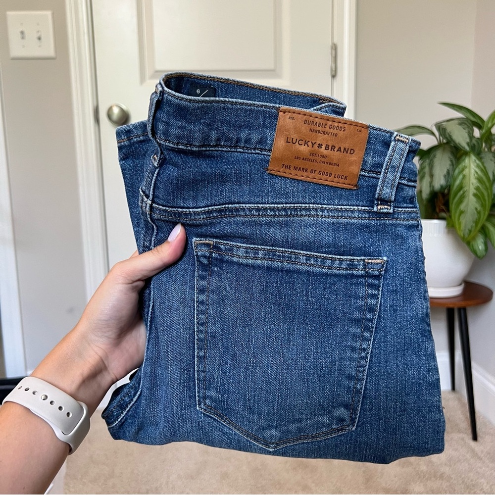 NWOT Lucky Brand Dark Wash Brooke Straight Blue Jeans - Size 6 / 28” Waist